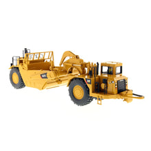 Load image into Gallery viewer, Diecast Masters 657G Wheel Tractor Scraper High Line Series Vehicle - AT TEN Distribution