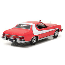 Load image into Gallery viewer, GreenLight - (1:24 Scale) Starsky and Hutch (TV Series 1975-79) - 1976 Ford Gran Torino - 84042
