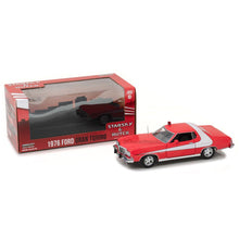 Load image into Gallery viewer, GreenLight - (1:24 Scale) Starsky and Hutch (TV Series 1975-79) - 1976 Ford Gran Torino - 84042
