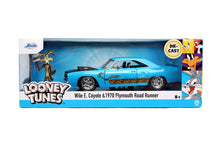 Load image into Gallery viewer, Jada 1:24 Diecast 1970 Plymouth Roadrunner with Wile E Coyote Figure
