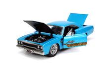 Load image into Gallery viewer, Jada 1:24 Diecast 1970 Plymouth Roadrunner with Wile E Coyote Figure
