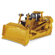 Diecast Masters CAT Caterpillar D11R Track Type Tractor with Operator 1/50 85025 - AT TEN Distribution