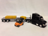Peterbilt 387 Flatbed w/Forklift & Hay Bale Diecast 1:43 Replica,New Ray Toy SS - 15123J - AT TEN Distribution
